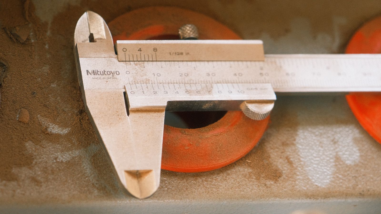 Precision caliper used for first-article measurement