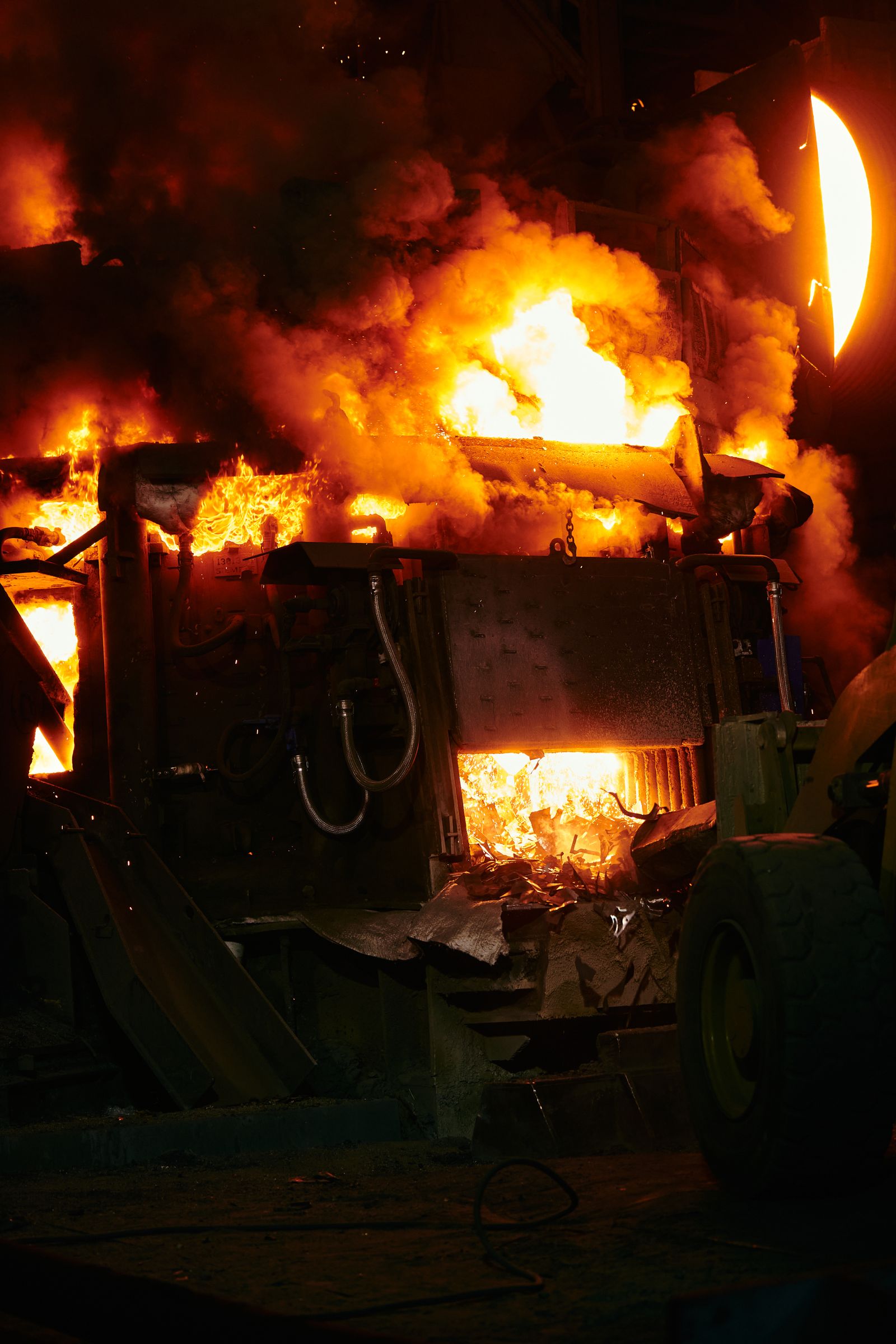 Industrial furnace operating during metal heat treatment